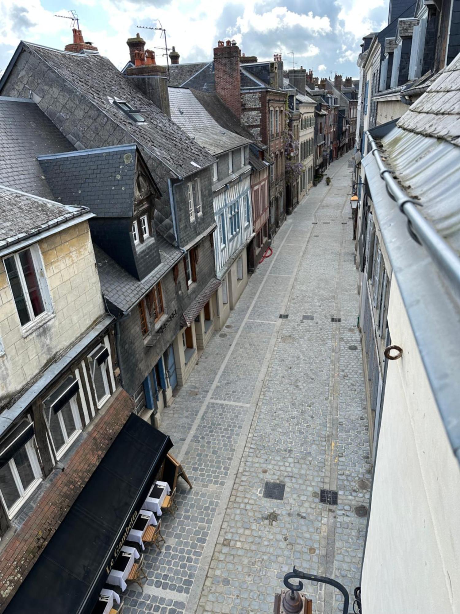 Nid D'Amour Sous Les Toits ! Honfleur Exterior photo