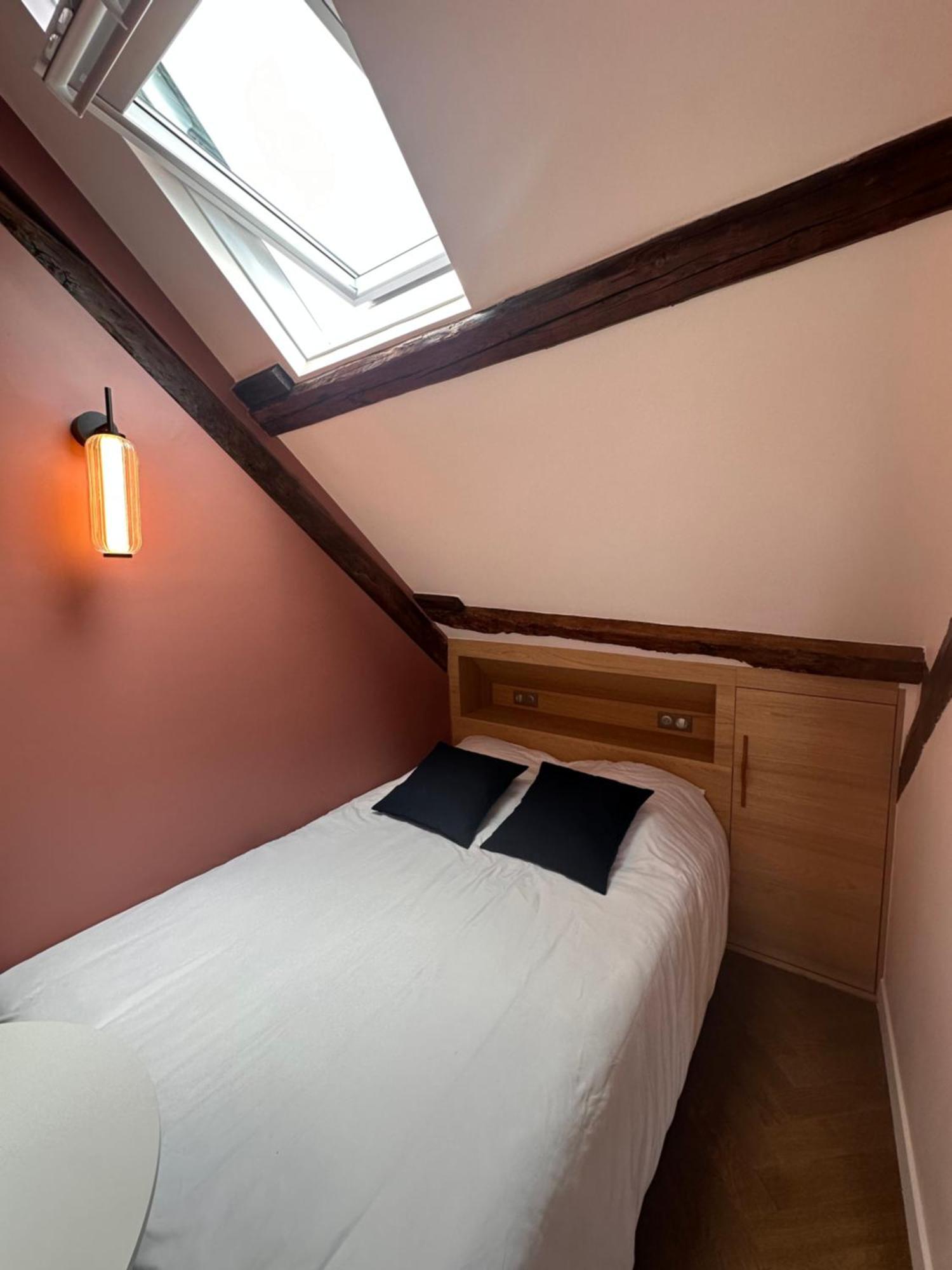 Nid D'Amour Sous Les Toits ! Honfleur Exterior photo