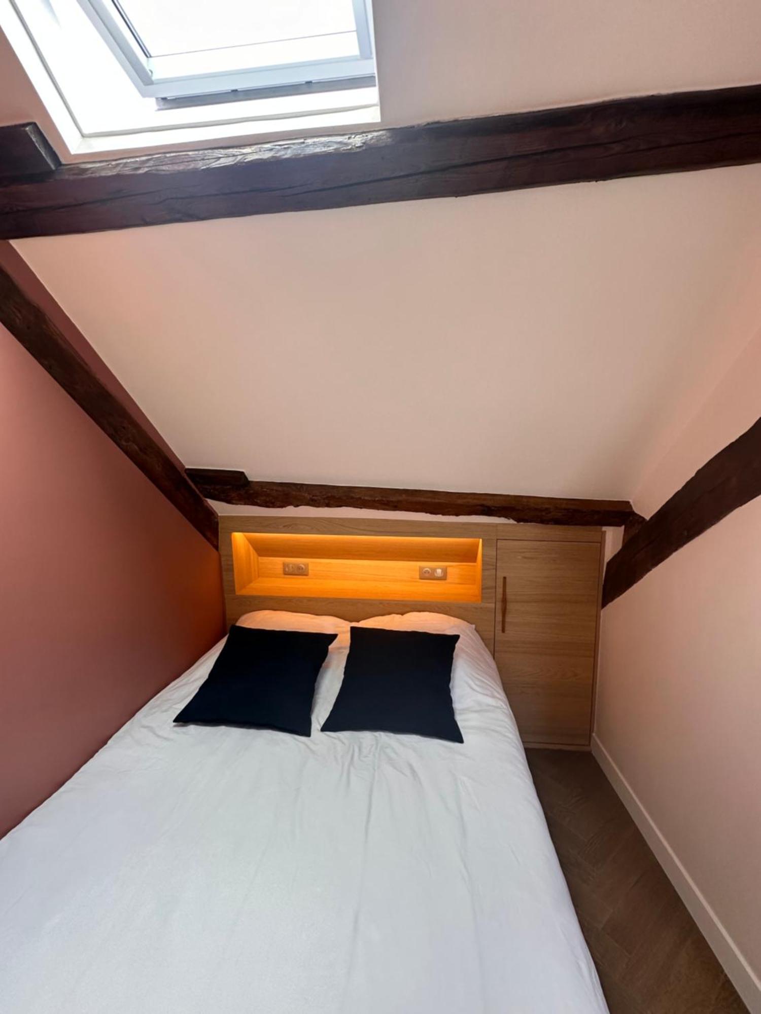 Nid D'Amour Sous Les Toits ! Honfleur Exterior photo